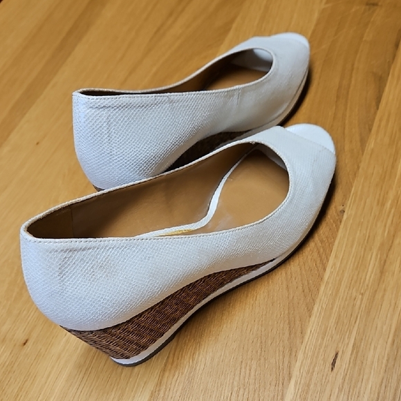 Naturalizer Women's Cream Peep Toe Heels - Picture 2 of 3